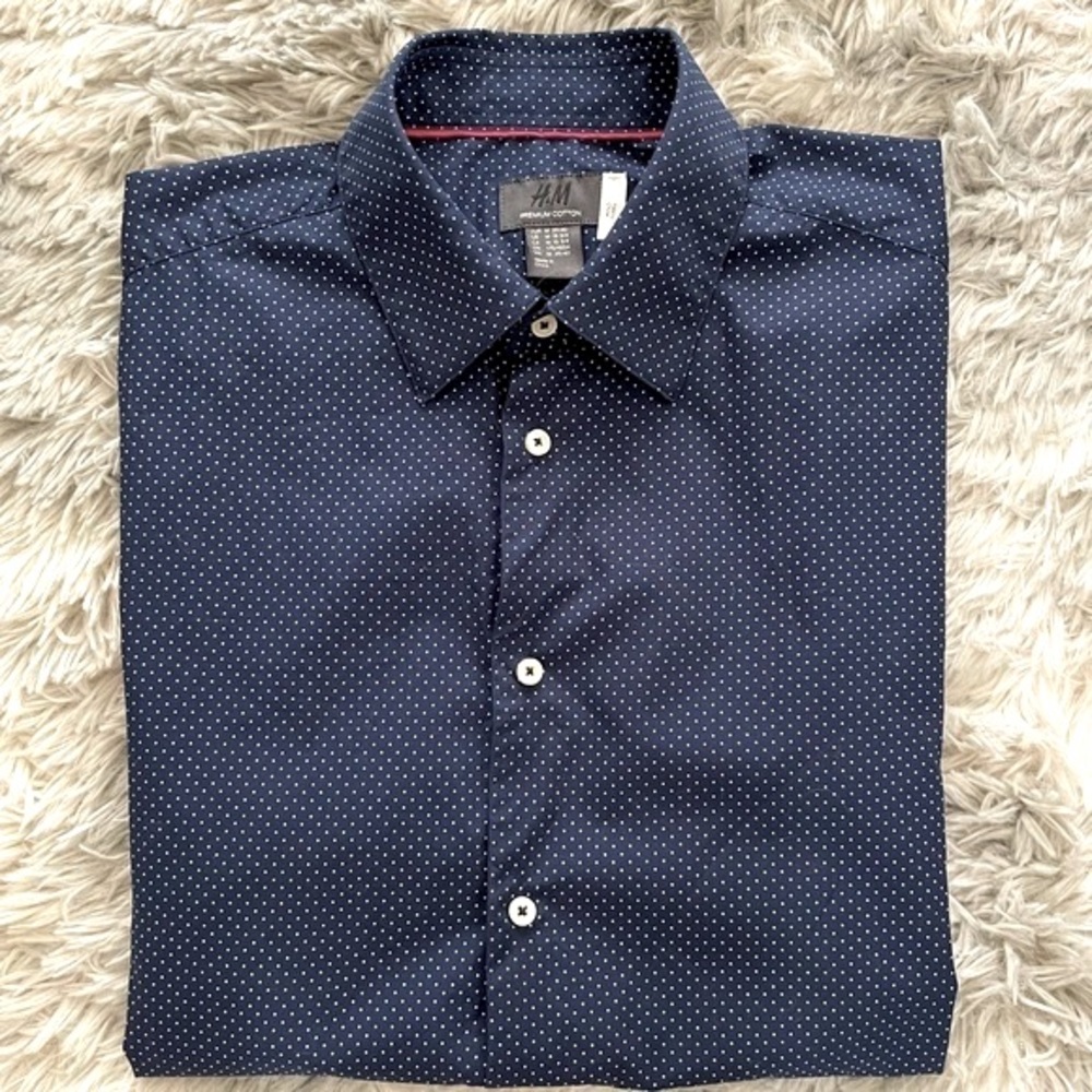 Polka Dot Button Down Shirt. Size M.